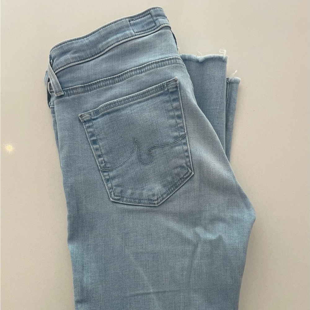 Ag the middi ankle jeans size 26.Light blue great for spring/ summer.